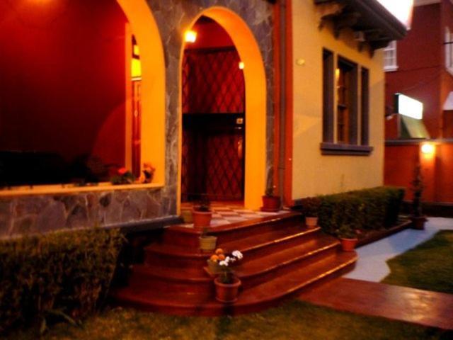 Hostal Del Piamonte Кито Екстериор снимка