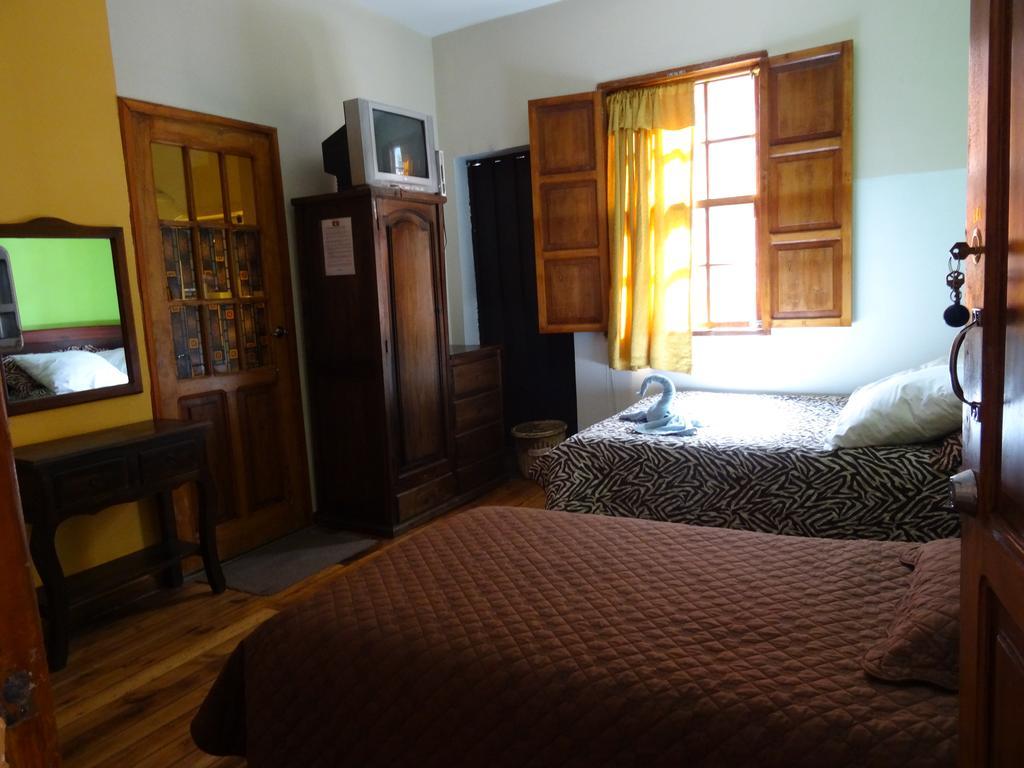 Hostal Del Piamonte Кито Екстериор снимка