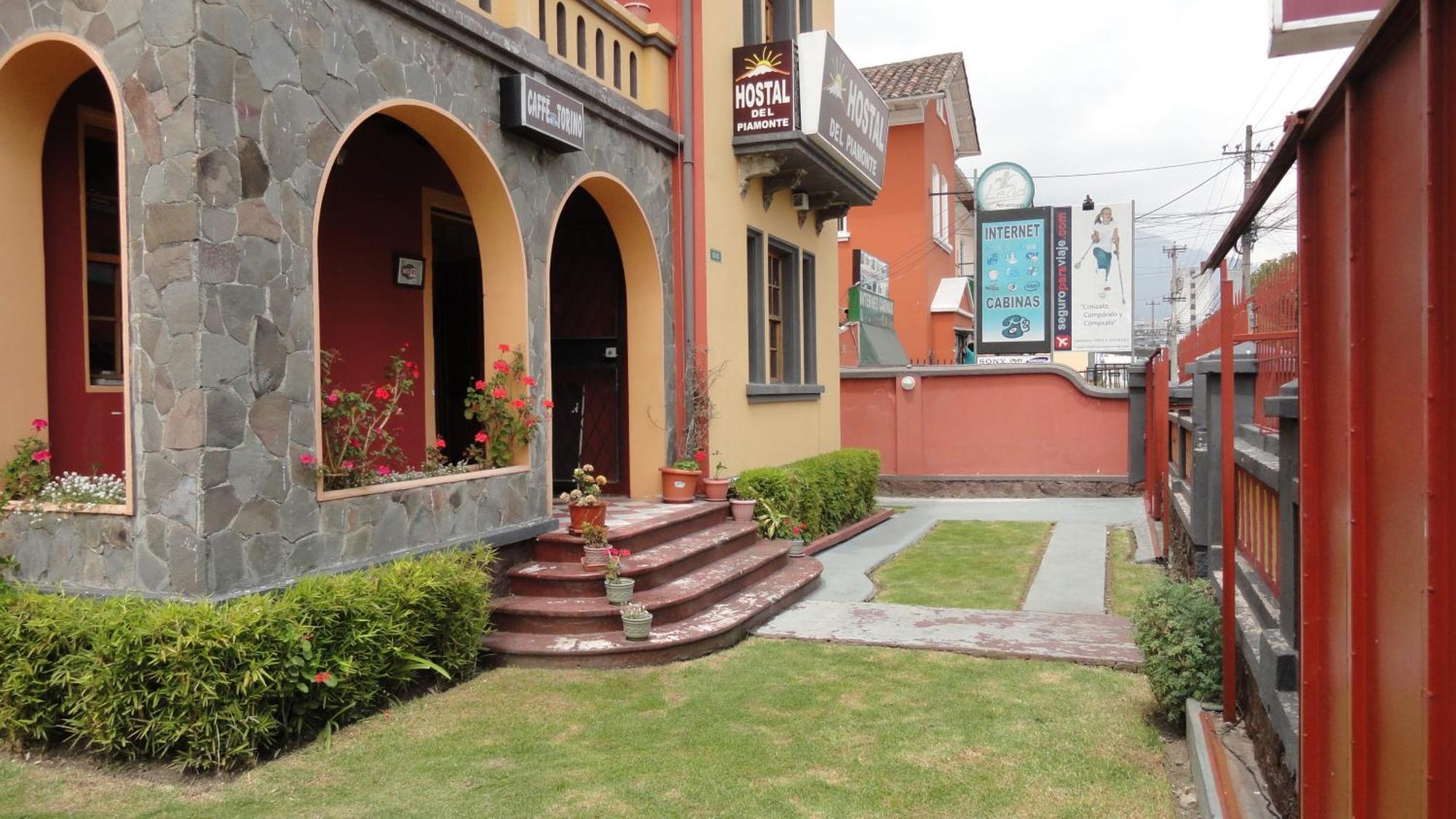 Hostal Del Piamonte Кито Екстериор снимка