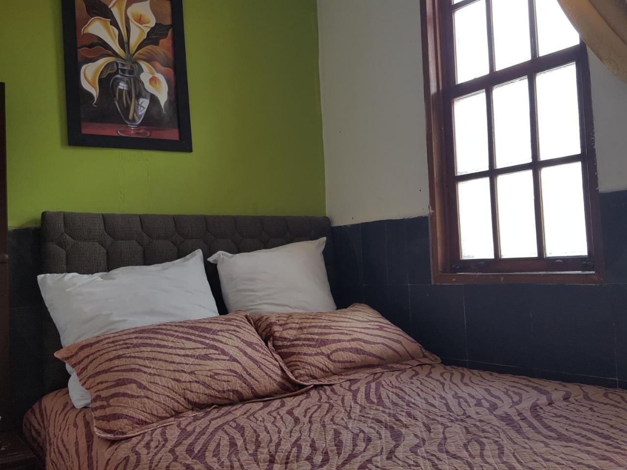Hostal Del Piamonte Кито Екстериор снимка